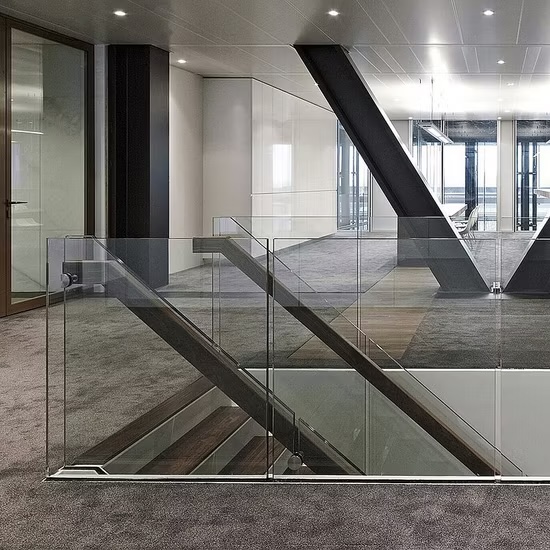 Pasamanos led en escalera interior